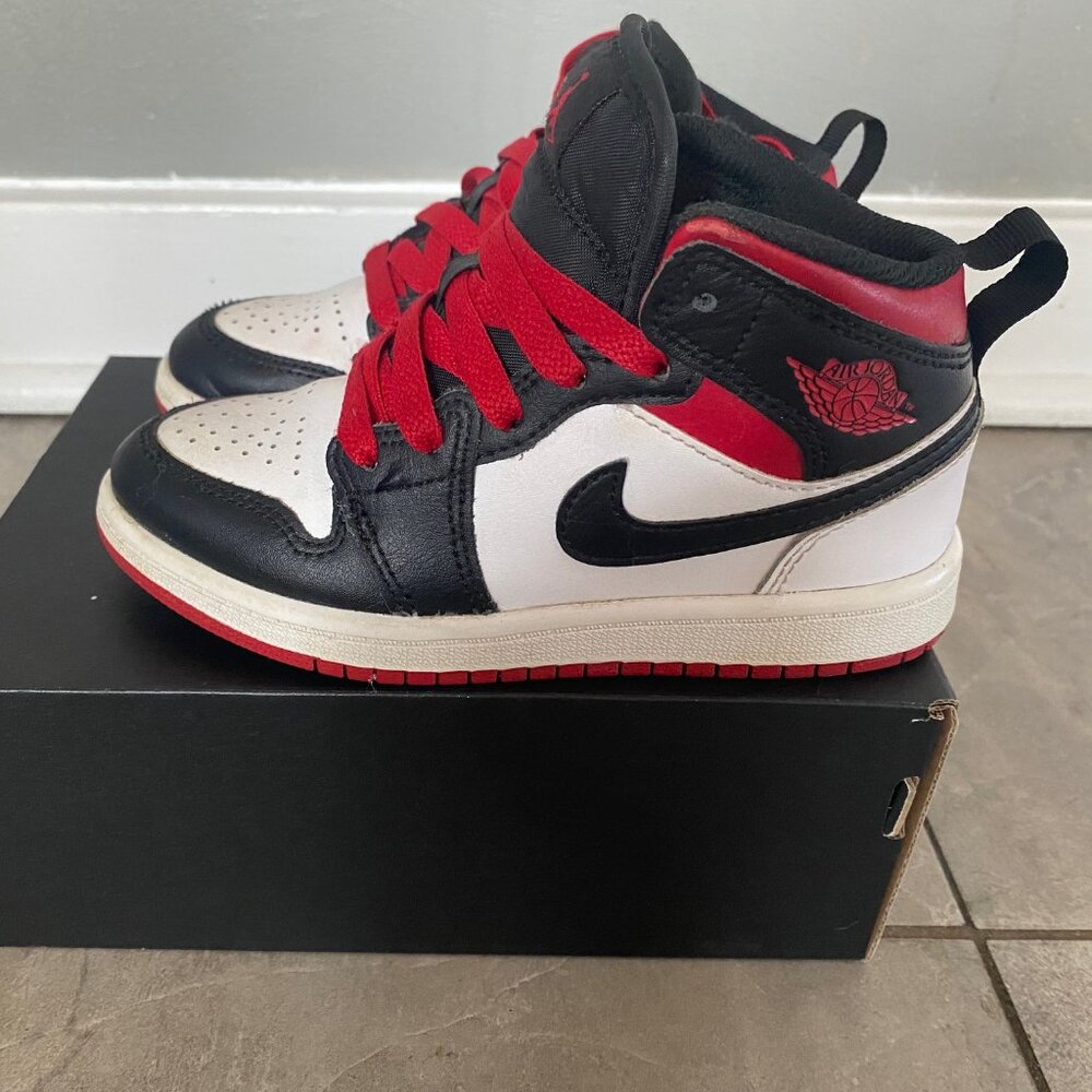 Little Kids Jordan 1s